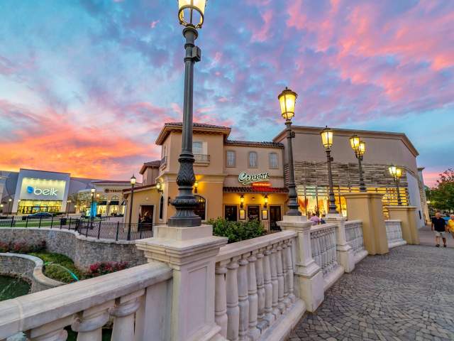 Bridge Street Town Centre: A Shopping & Dining Guide